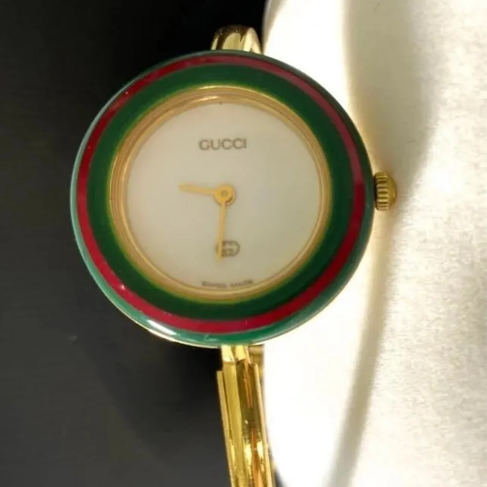 18k Gold plated VINTAGE GUCCI!! RARE!! Collectible Bracelet Watch